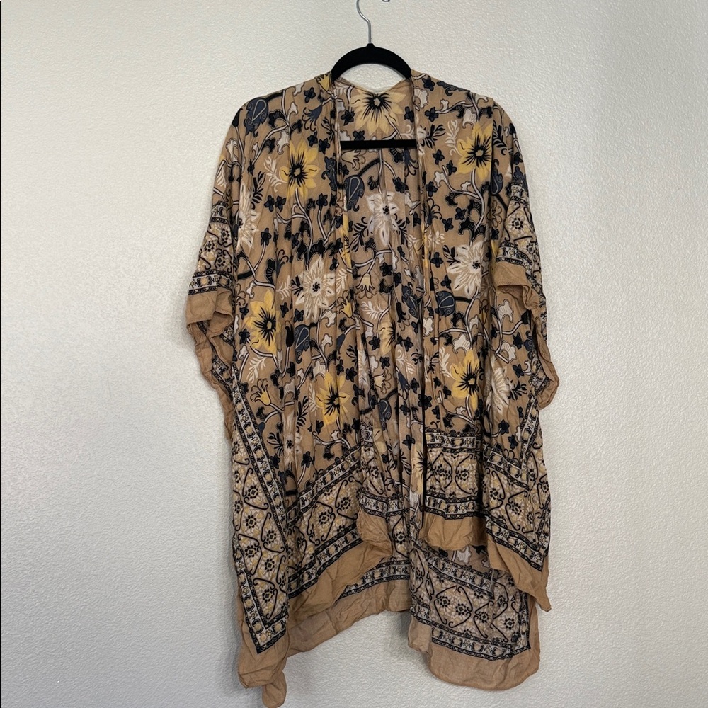 Time and Tru Floral Kimono Cardigan - Black and Tan